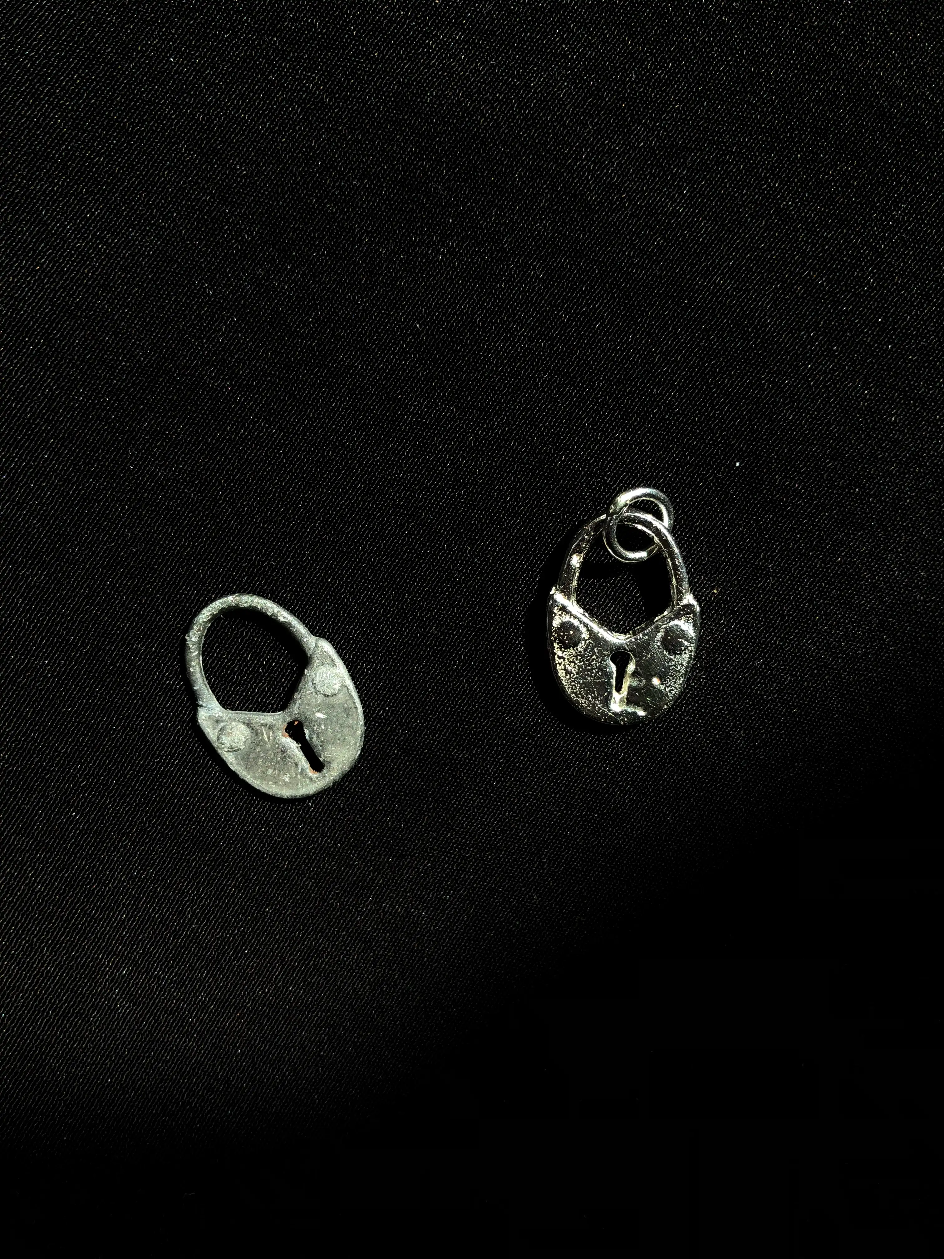 Tiny lock pendant