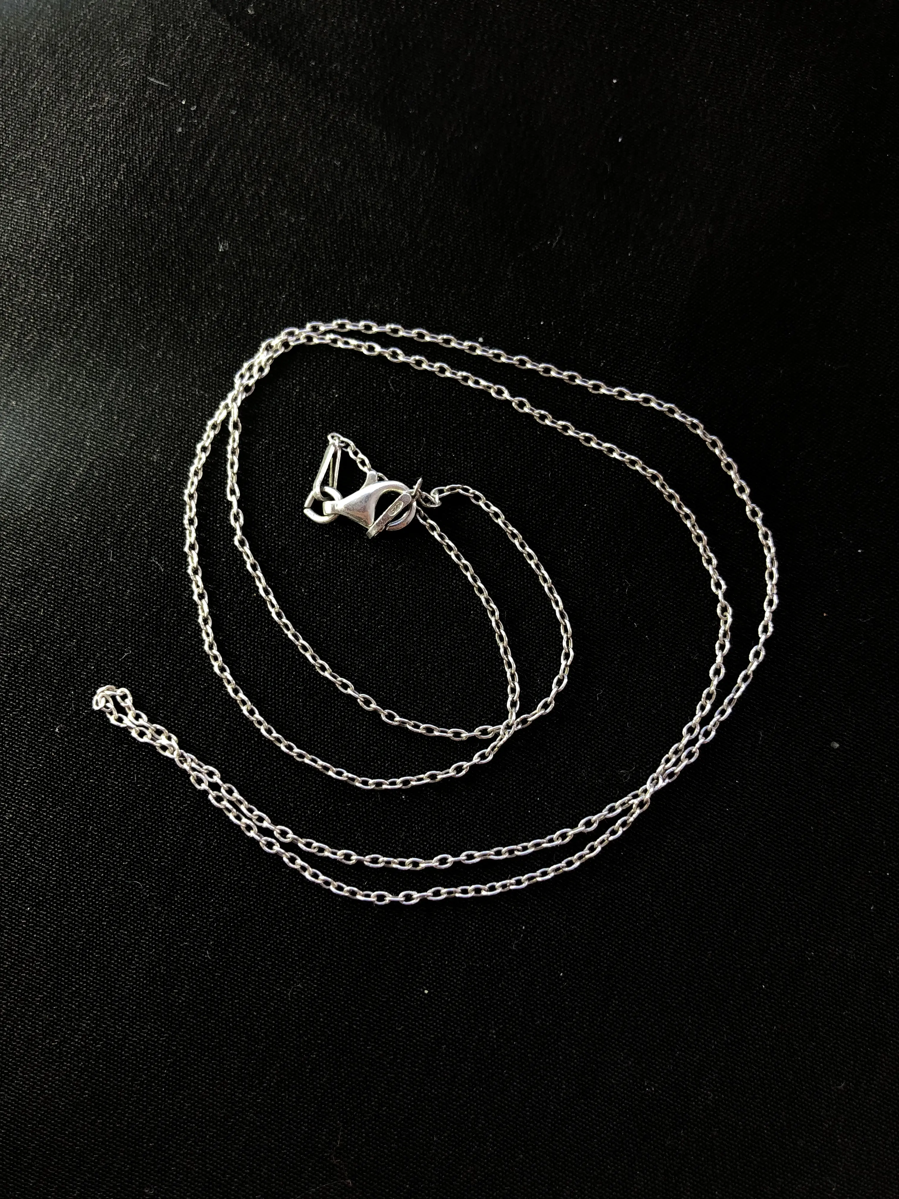 Silver cable chain